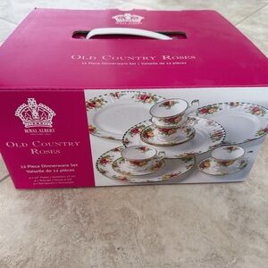 Royal Albert Old Country Roses 12 piece Dinnerware Set Elegant Dining-Brand New